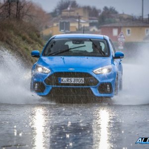 2016-Ford-Focus-RS-125-876x5351.jpg