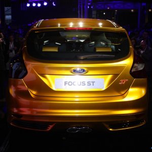 033-2012-ford-focus-st-debut.jpg