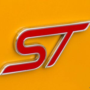 50-vw-gti-ford-focus-st-comparison.jpg