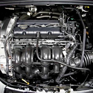 2012-ford-focus-ST-engine.jpg