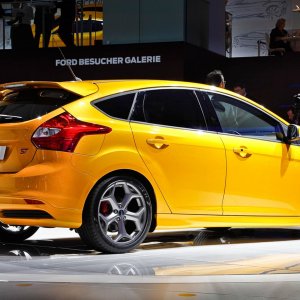 2012-ford-focus-ST-rear-three-quarters.jpg