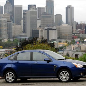 Ford-Focus-Sedan-USA-2008-Photo-03.jpg