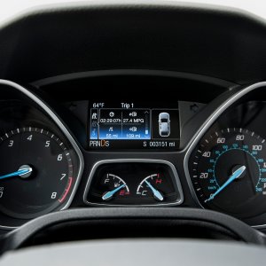 2014-Ford-Focus-Titanium-instrument-cluster.jpg